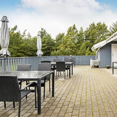Holiday home Luxury Retreat With Pool *