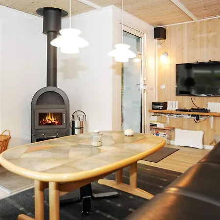 Holiday home Luxury Retreat With Pool